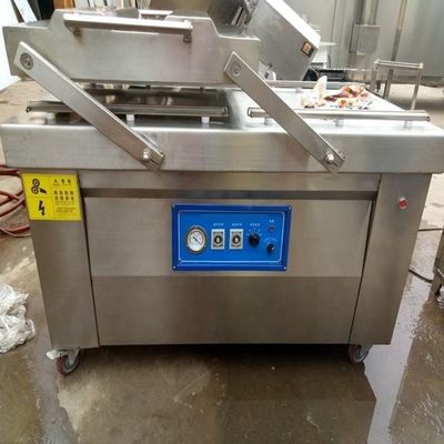 Macchina di imballaggio a vuoto a doppia camera per pesce secco / carne di maiale / carne di manzo / riso